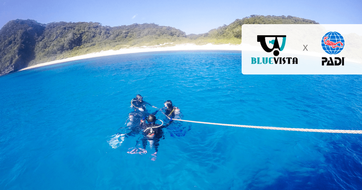 體驗潛水員在水面解釋潛水流程